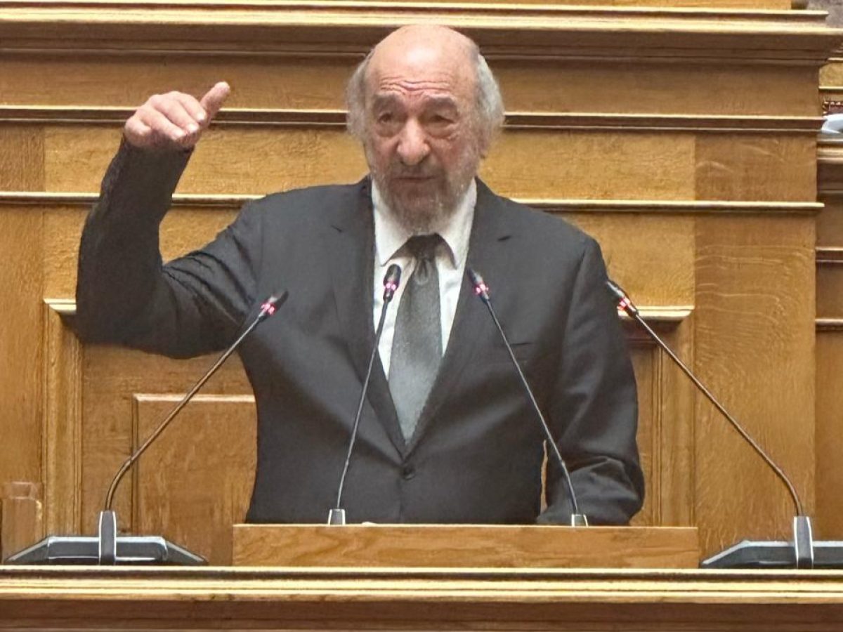 Γ. Νικητιάδης στη Βουλή: Πρόχειρη η ηλεκτροκίνηση στα ταξί – Χωρίς σχέδιο στις μεταφορές η Κυβέρνηση