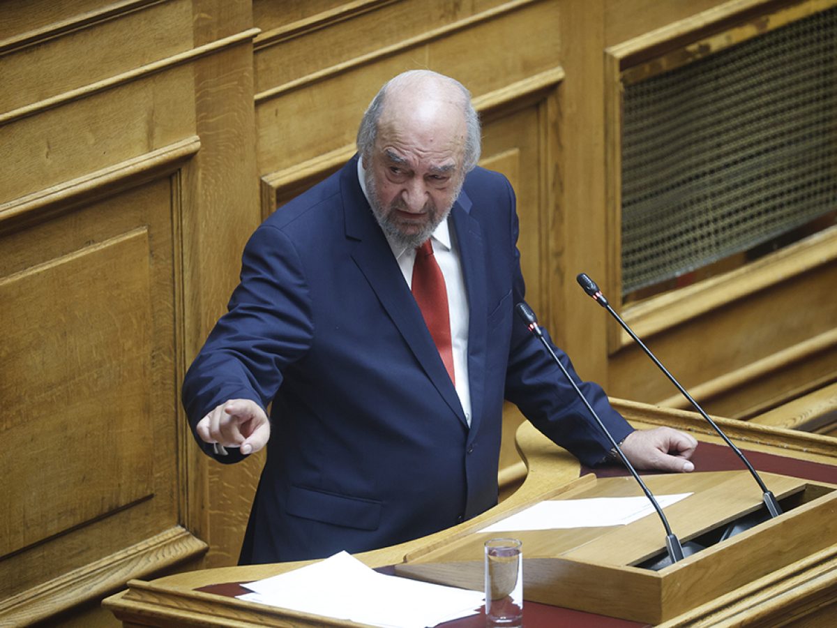 Γ. Νικητιάδης στη Βουλή: Πρόχειρη η ηλεκτροκίνηση στα ταξί – Χωρίς σχέδιο στις μεταφορές η Κυβέρνηση