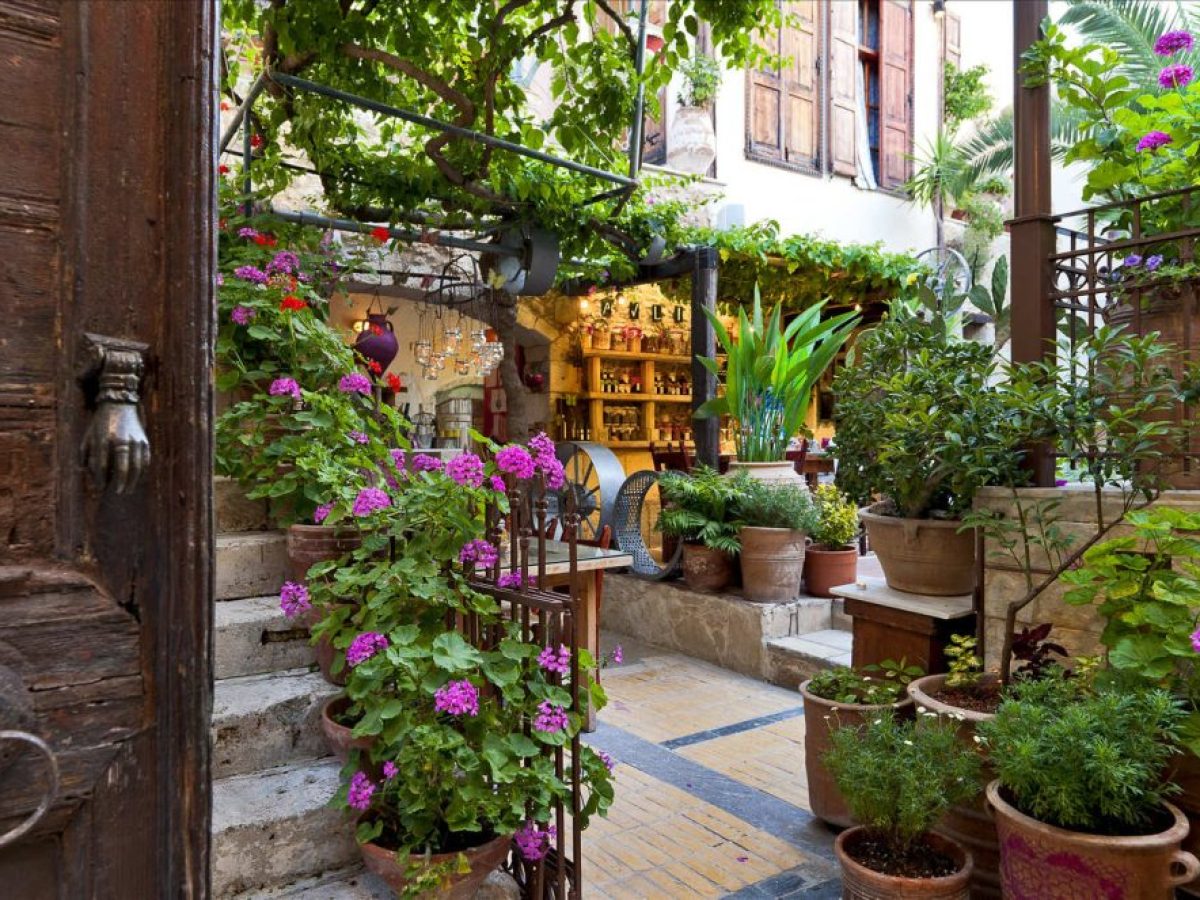 Γαστρονομική συνάντηση στην “Αυλή” την Κυριακή