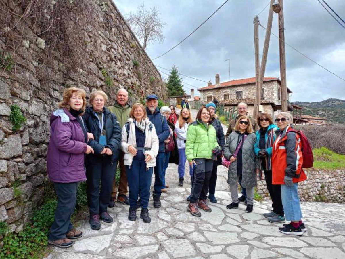 Γέμισαν με κόσμο τα καλντερίμια της Δημητσάνας! (εικόνες)
