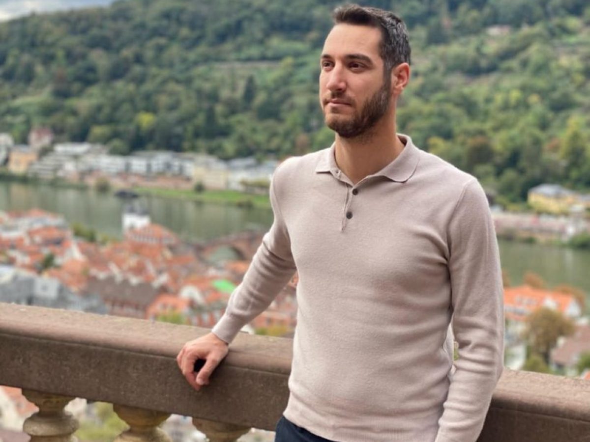 Γιάννης Μπαρμπούνης: «Είδα την τροχιά των πυραύλων πάνω από το κεφάλι μου»