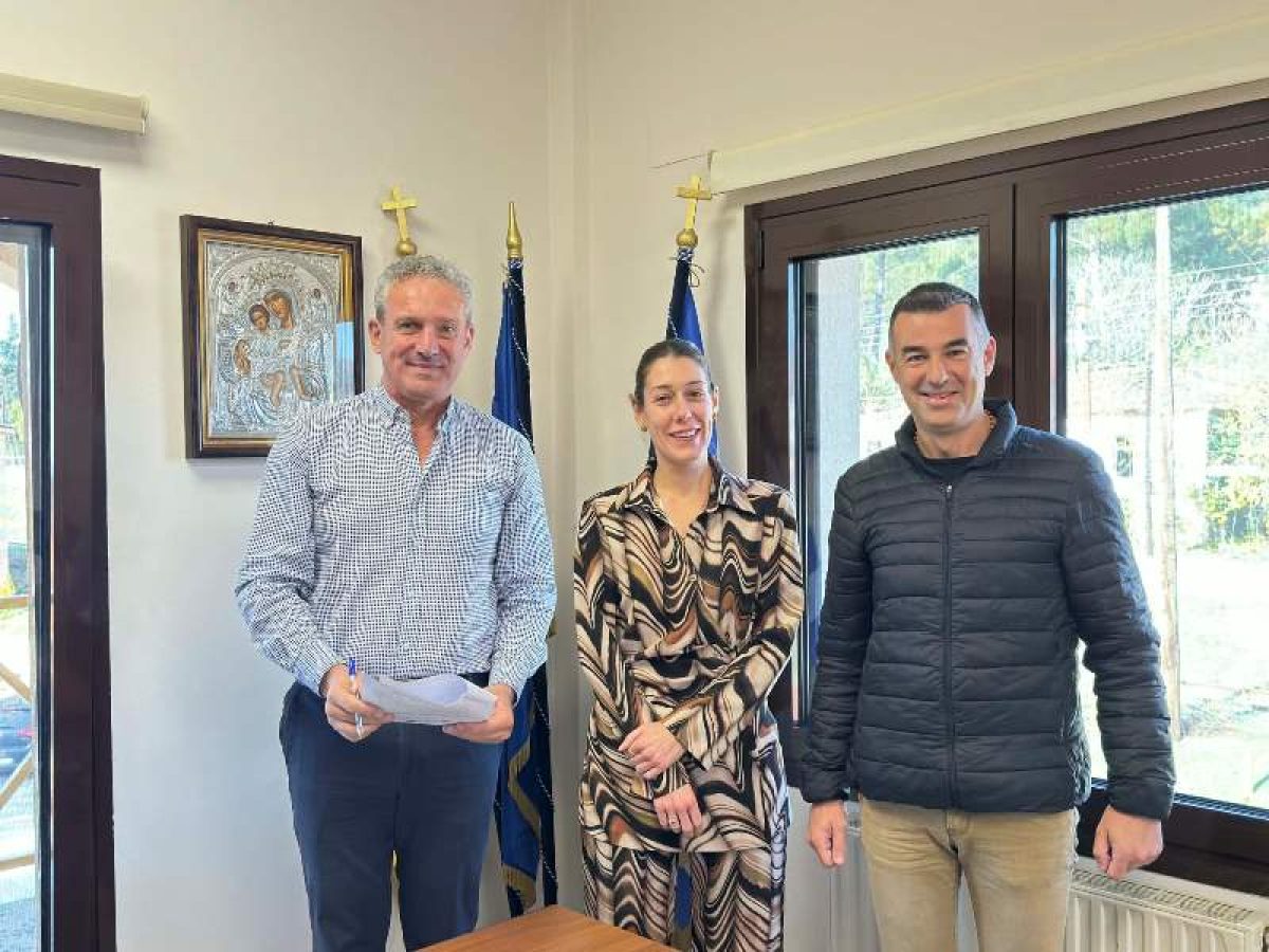 Γήπεδο 5Χ5 στο Δημοτικό Σχολείο Αδριανής