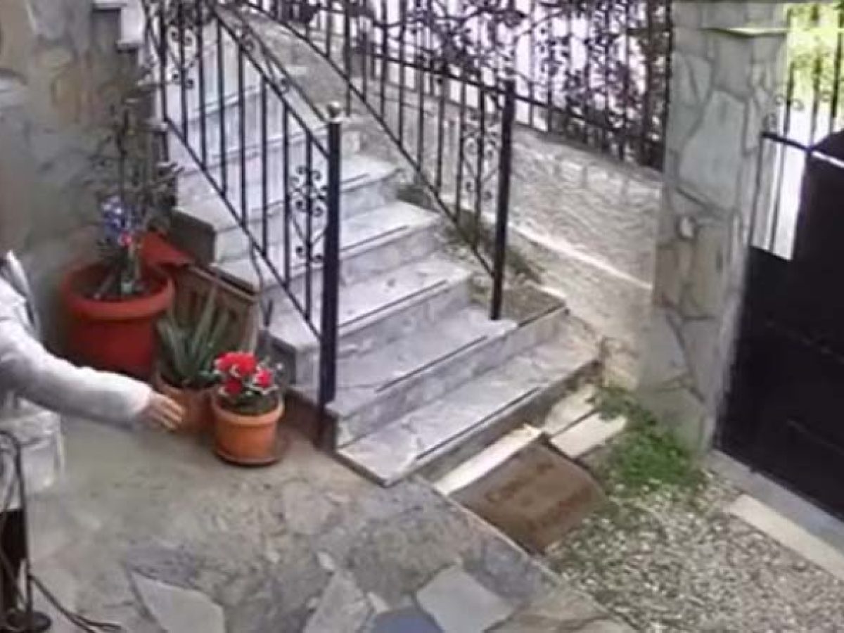 Γλυκά Νερά: Κακοποιοί στοχοποιούν σπίτια ηλικιωμένων! (βίντεο)