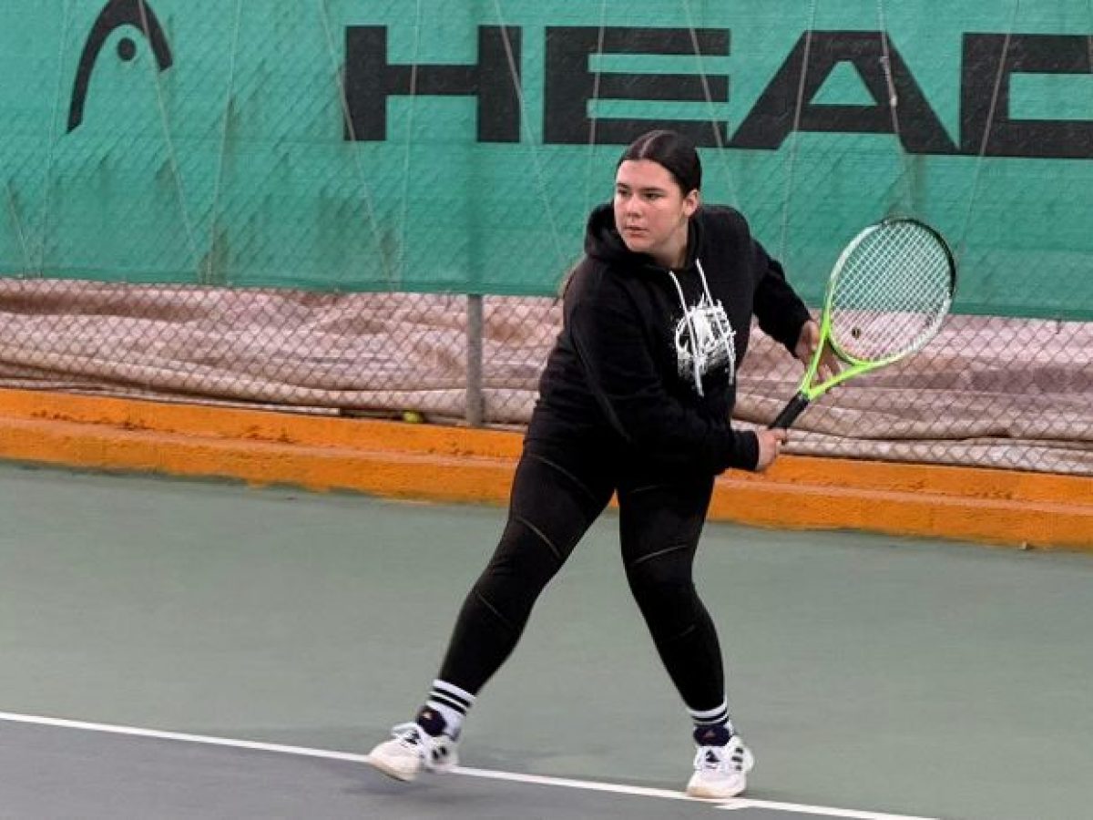 Η αθλήτρια του Ο.Α. Λαυρίου Μπεσέλλο Ναταλία συμμετείχε στους αγώνες αντισφαίρισης “Ε3 open”