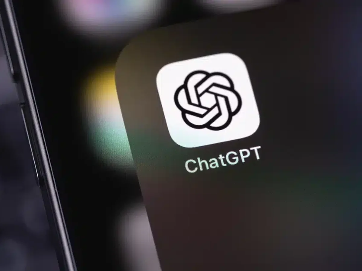 Οι χρήστες του ChatGPT το «ξεφορτώνονται» μαζικά: Οι απεγκαταστάσεις της εφαρμογής αυξήθηκαν κατά 295% σε μία μόνο ημέρα