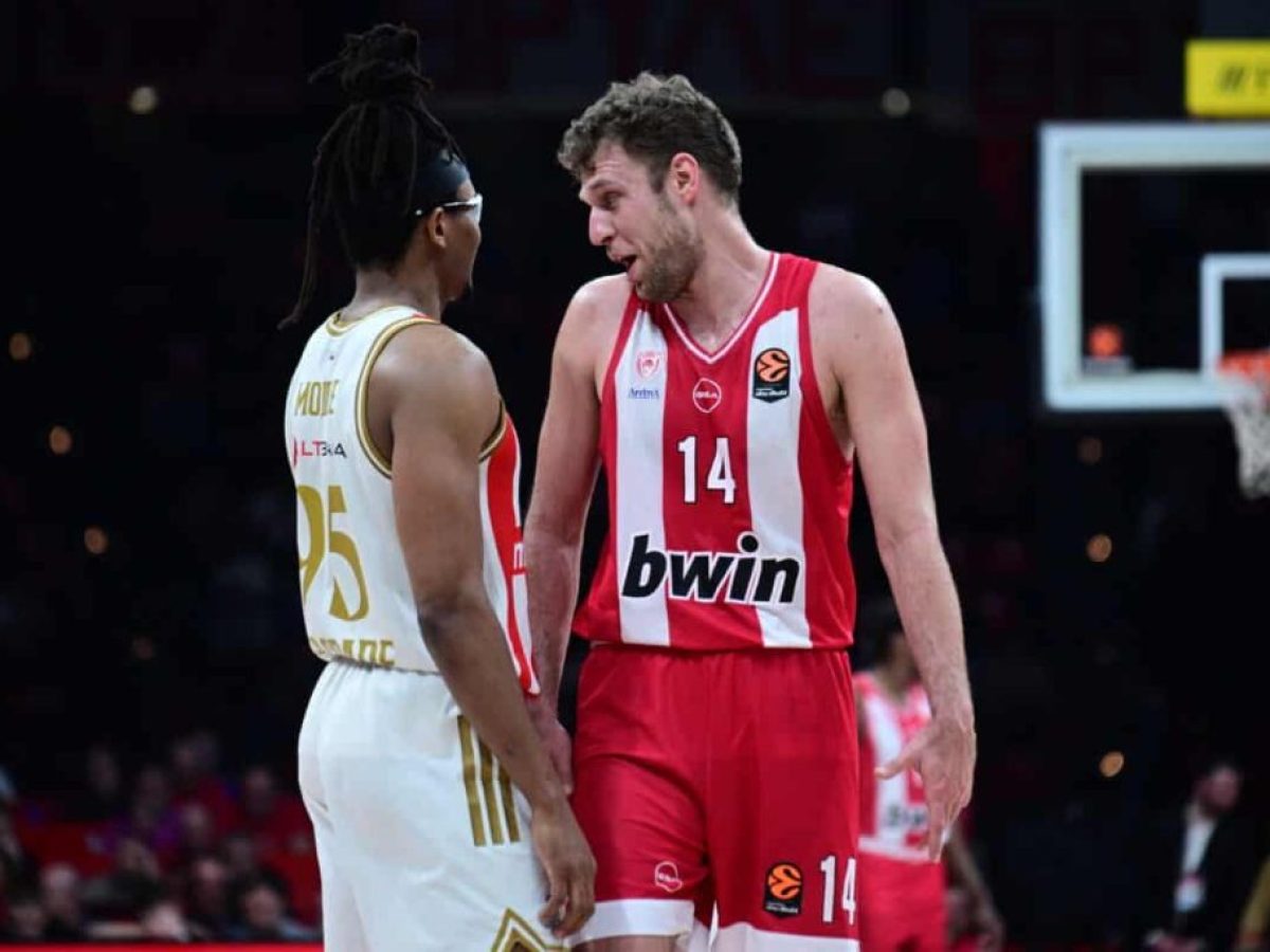 Η δήλωση του Μονέκε που ανάβει φωτιές – «Εκτός από τον Βεζένκοφ…»