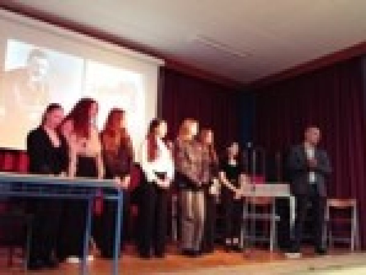 Η δύναμη της ποίησης ζωντάνεψε στο 2ο Πειραματικό Λύκειο Λευκάδας