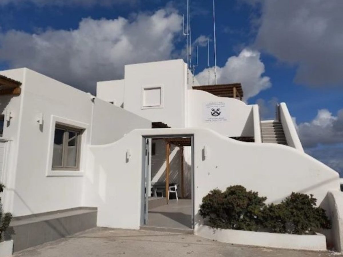 Η ΕΝΩΣΗ ΛΙΜΕΝΙΚΩΝ ΝΟΤΙΟΑΝΑΤΟΛΙΚΟΥ ΑΙΓΑΙΟΥ για τη μεταστέγαση και τον εξοπλισμό του Λιμεναρχείου Θήρας