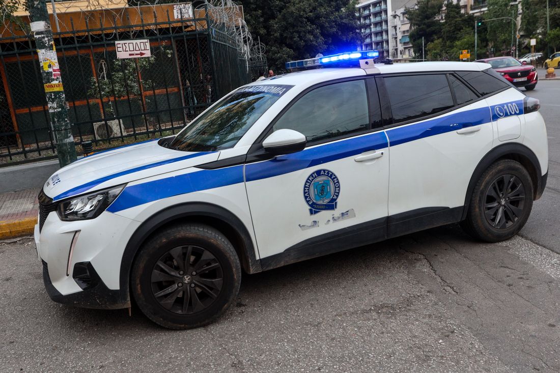 i-gineka-tis-kokkinis-valitsas