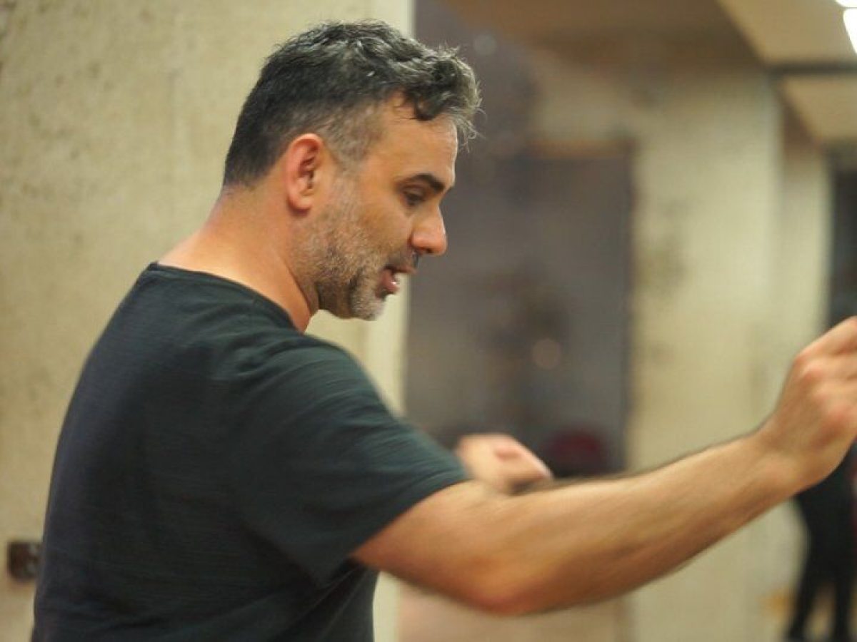 Η Καλαμπάκα χορεύει Κρήτη: Σεμινάρια με τον Γιάννη Μεγαλακάκη