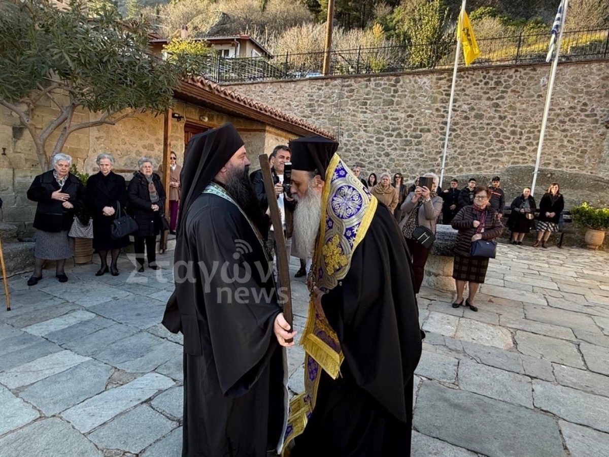 Η Καλαμπάκα υποδέχθηκε την Ιερά Εικόνα της Σταυρώσεως για την εορτή της Σταυροπροσκυνήσεως