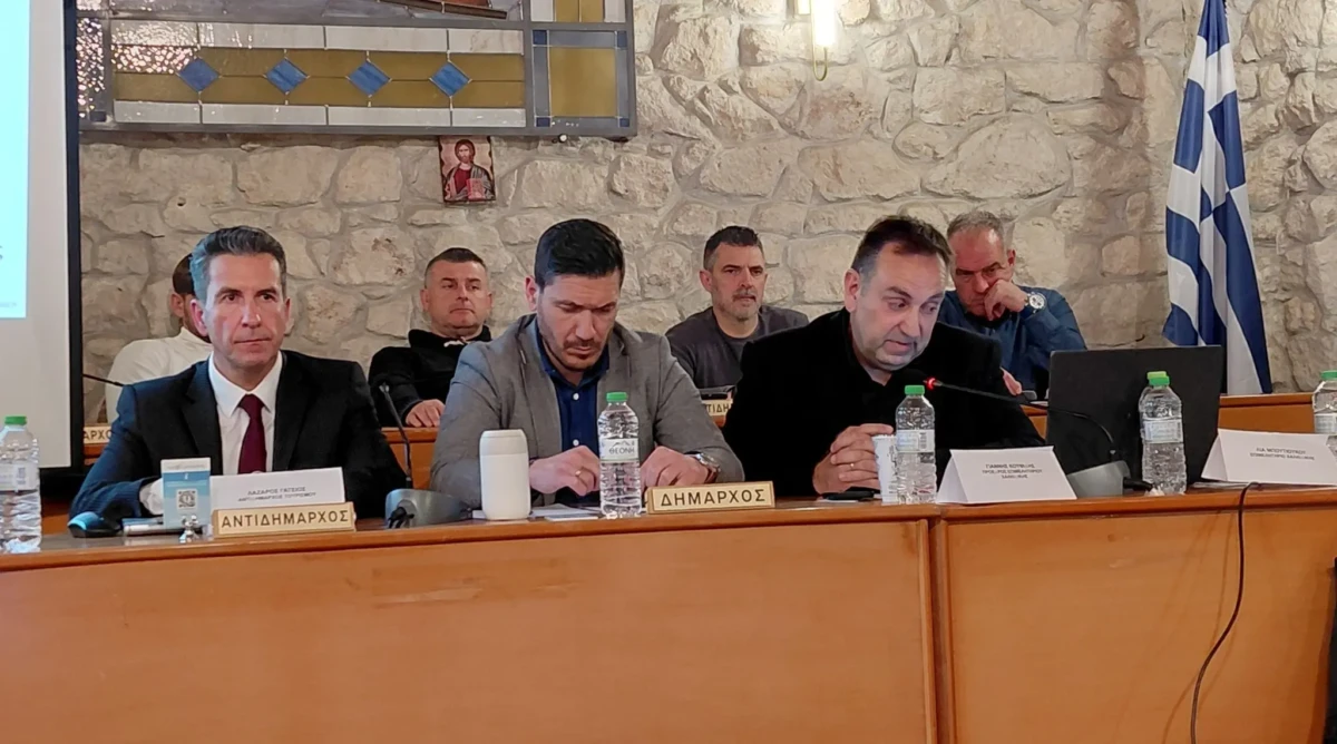 i-kassandra-schediazi-to-touristiko