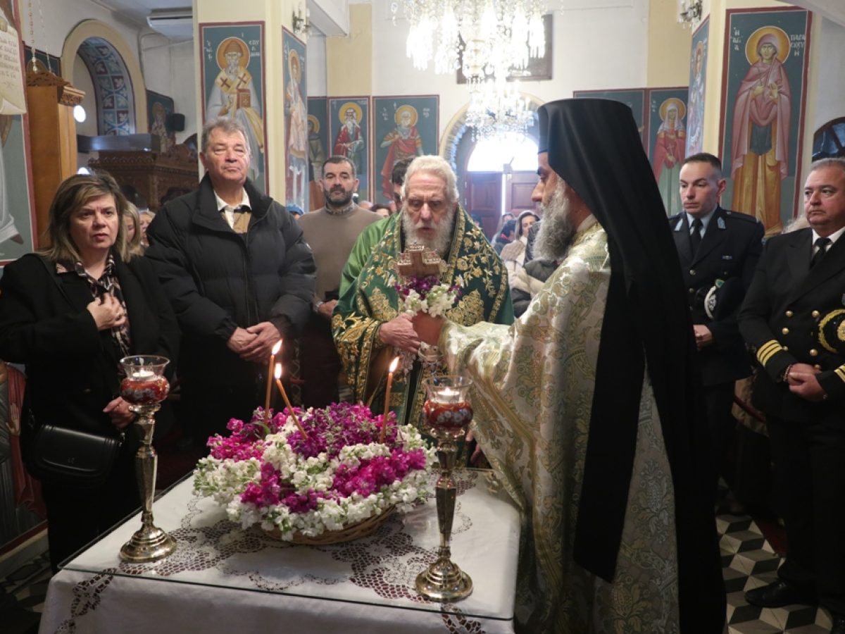 Η Κυριακή της Σταυροπροσκυνήσεως στην Άνδρο