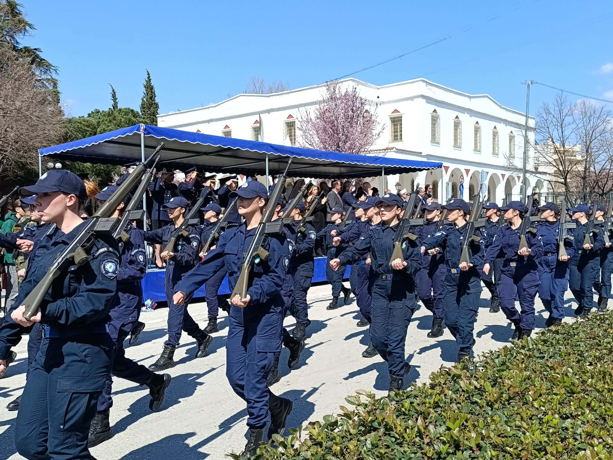 i-komotini-timise-me-lamprotita