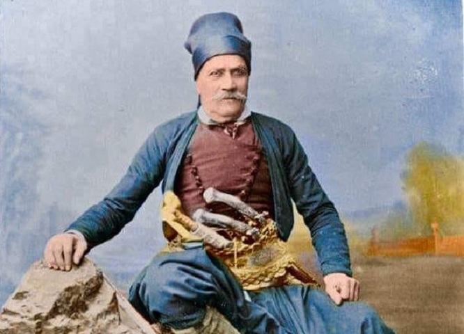 i-kritiki-foresia-ta-chronia
