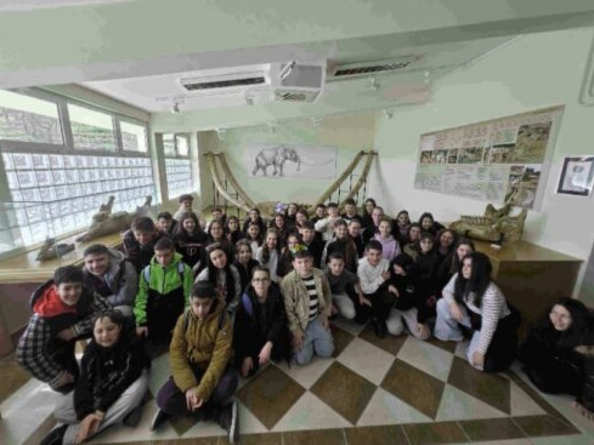 Οι μαθητές του Μουσικού Σχολείου Σιάτιστας στο Μουσείο Φυσικής Ιστορίας Μηλιάς