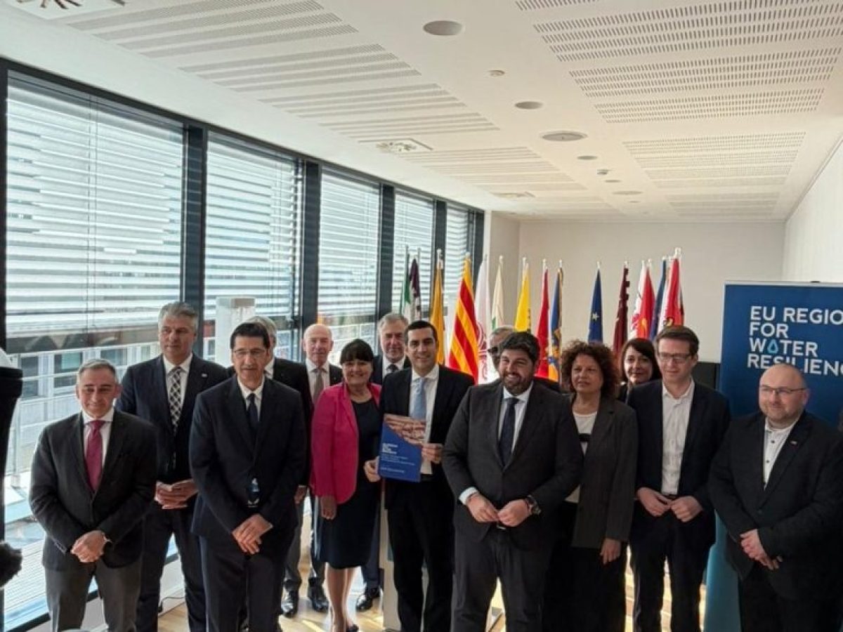 &Eta; &Pi;&epsilon;&rho;&iota;&phi;έ&rho;&epsilon;&iota;&alpha; &Alpha;&nu;&alpha;&tau;&omicron;&lambda;&iota;&kappa;ή&sigmaf; &Mu;&alpha;&kappa;&epsilon;&delta;&omicron;&nu;ί&alpha;&sigmaf; &kappa;&alpha;&iota; &Theta;&rho;ά&kappa;&eta;&sigmaf; &epsilon;&nu;&tau;ά&sigma;&sigma;&epsilon;&tau;&alpha;&iota; &sigma;&tau;&eta; &Sigma;&upsilon;&mu;&mu;&alpha;&chi;ί&alpha; &Epsilon;&upsilon;&rho;&omega;&pi;&alpha;ϊ&kappa;ώ&nu; &Pi;&epsilon;&rho;&iota;&phi;&epsilon;&rho;&epsilon;&iota;ώ&nu; &gamma;&iota;&alpha; &tau;&eta;&nu; &Alpha;&nu;&theta;&epsilon;&kappa;&tau;&iota;&kappa;ό&tau;&eta;&tau;&alpha; &tau;&omega;&nu; &Upsilon;&delta;ά&tau;&iota;&nu;&omega;&nu; &Pi;ό&rho;&omega;&nu;