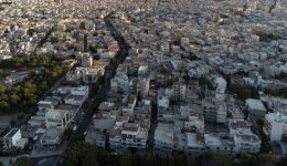 i-pio-molismenes-polis-stin