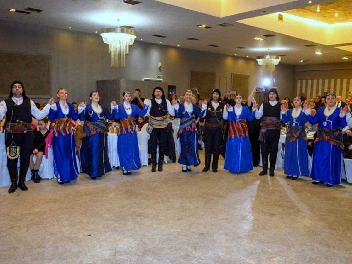 Οι «Ακρίτες του Πόντου» γλέντησαν με την ψυχή τους στον ετήσιο χορό – Ευχές για μια δημιουργική χρονιά στην κοπή της βασιλόπιτας