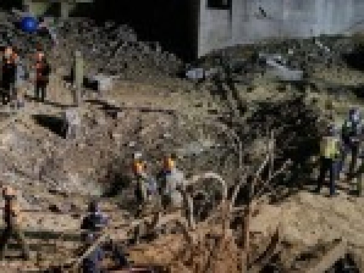 Ιμπεριαλιστική επίθεση ΗΠΑ-Ισραήλ κατά του Ιράν: Απειλές και τελεσίγραφα Τραμπ, σκληρά ιρανικά αντίποινα τη νύχτα στο Ισραήλ