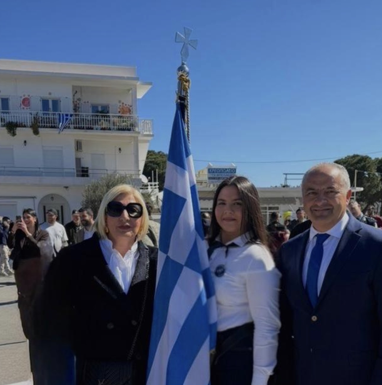 iperifania-gia-ti-lero-stous
