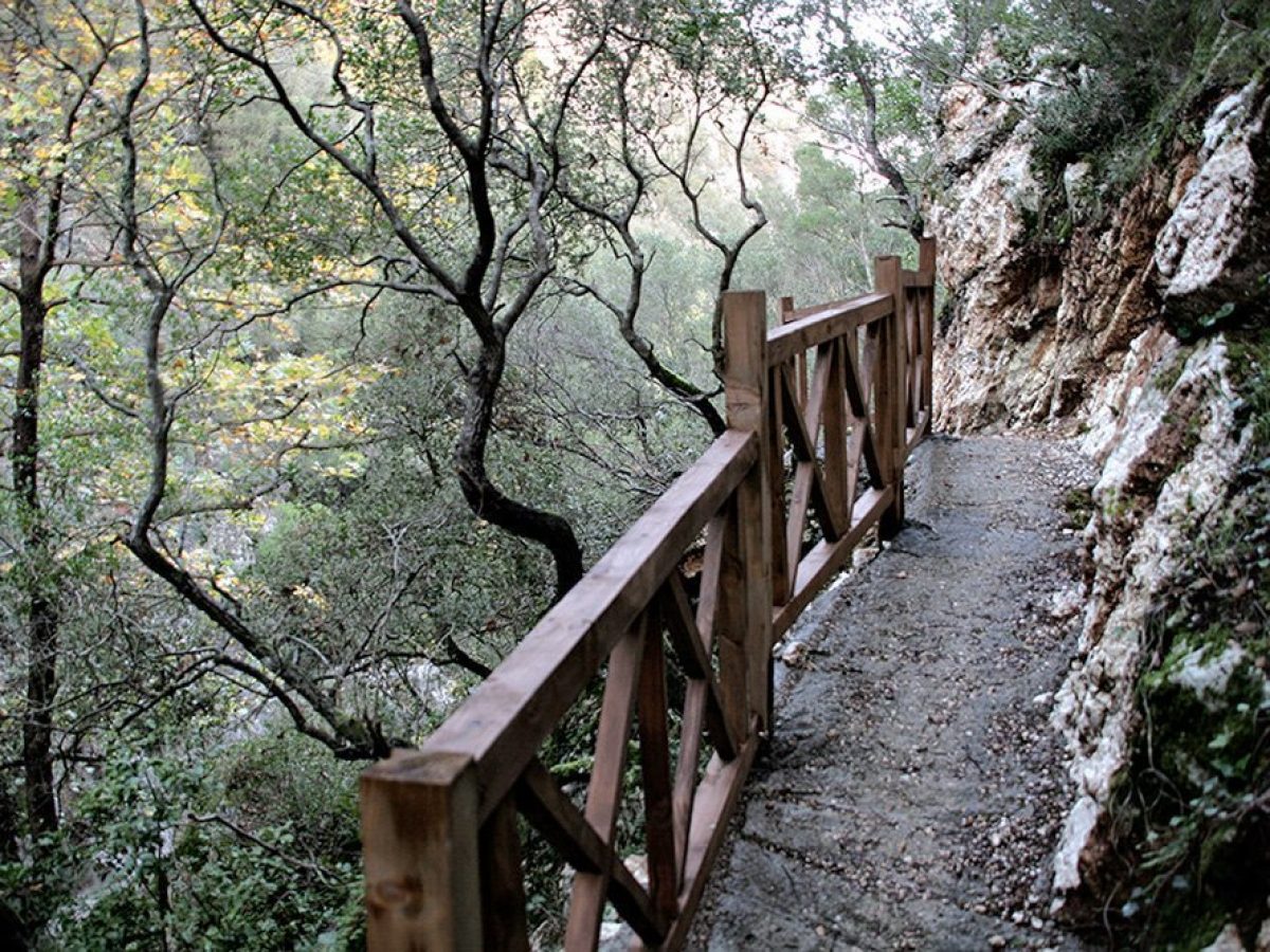 Υπογράφηκε η σύμβαση για τη βελτίωση και ανάδειξη των πεζοπορικών διαδρομών στον Δήμο Λευκάδας