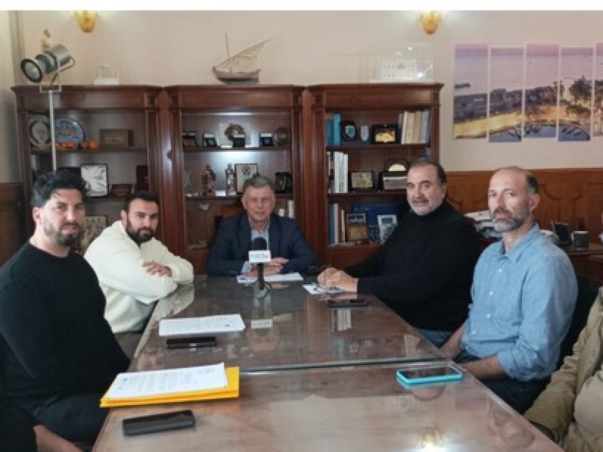 Υπογράφηκε η σύμβαση «Βελτίωση βατότητας και ηλεκτροφωτισμός από Ikos προς Κέφαλο»|Αντικαθίσταται 2.300μ. παλαιού δικτύου ύδρευσης αμιαντοσωλήνων