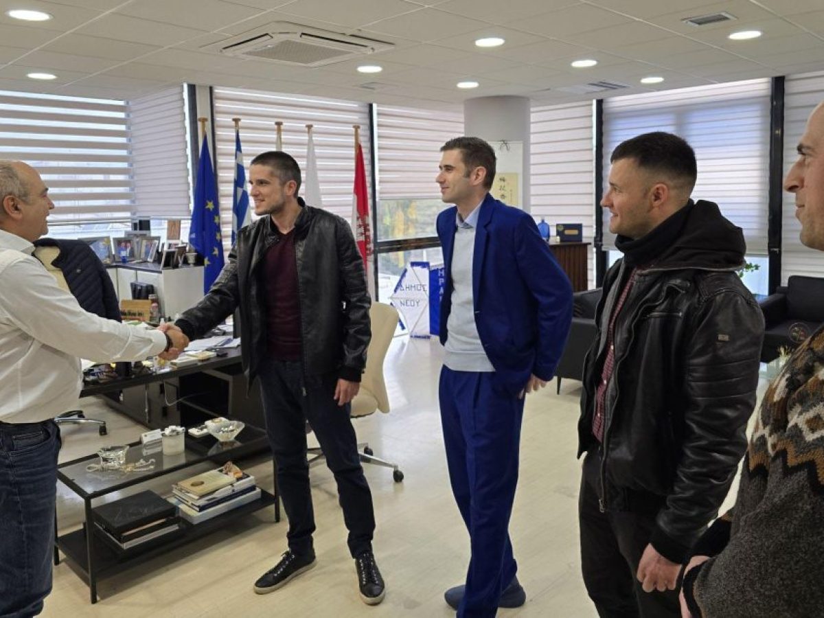 &Eta;&rho;ά&kappa;&lambda;&epsilon;&iota;&omicron; &Alpha;&tau;&tau;&iota;&kappa;ή&sigmaf; &ndash; &Pi;&epsilon;&rho;&iota;&sigma;&sigma;ό&tau;&epsilon;&rho;&epsilon;&sigmaf; &pi;&epsilon;&rho;&iota;&pi;&omicron;&lambda;ί&epsilon;&sigmaf; &mu;&epsilon; &tau;&omicron;&upsilon;&sigmaf; 4 &nu;έ&omicron;&upsilon;&sigmaf; &delta;&eta;&mu;&omicron;&tau;&iota;&kappa;&omicron;ύ&sigmaf; &alpha;&sigma;&tau;&upsilon;&nu;&omicron;&mu;&iota;&kappa;&omicron;ύ&sigmaf;