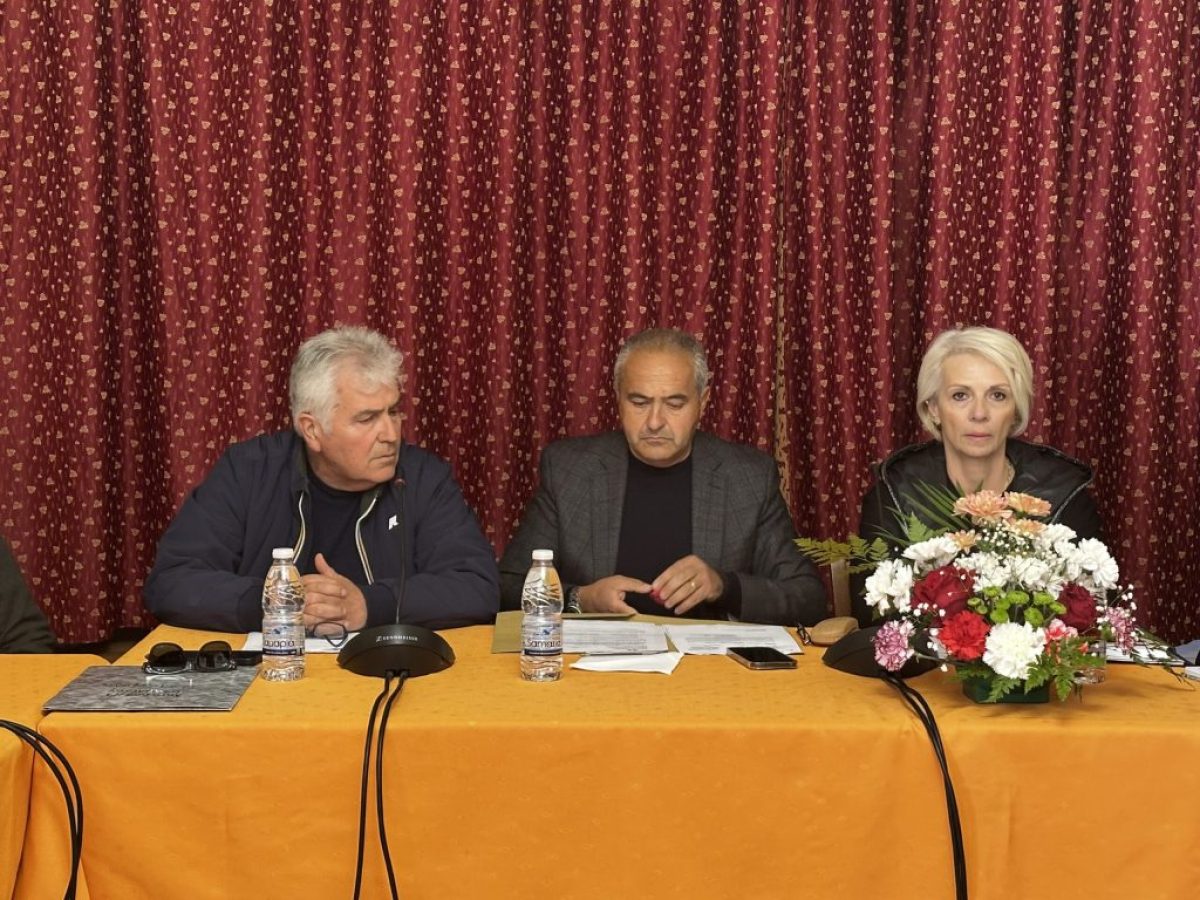 Ιστορική η Ειδική Συνεδρίαση Λογοδοσίας της Δημοτικής Αρχής μετά από 25 χρόνια στον Ξηροκάμπο – Νέα εποχή για τη Λέρο με έργα και παρεμβάσεις