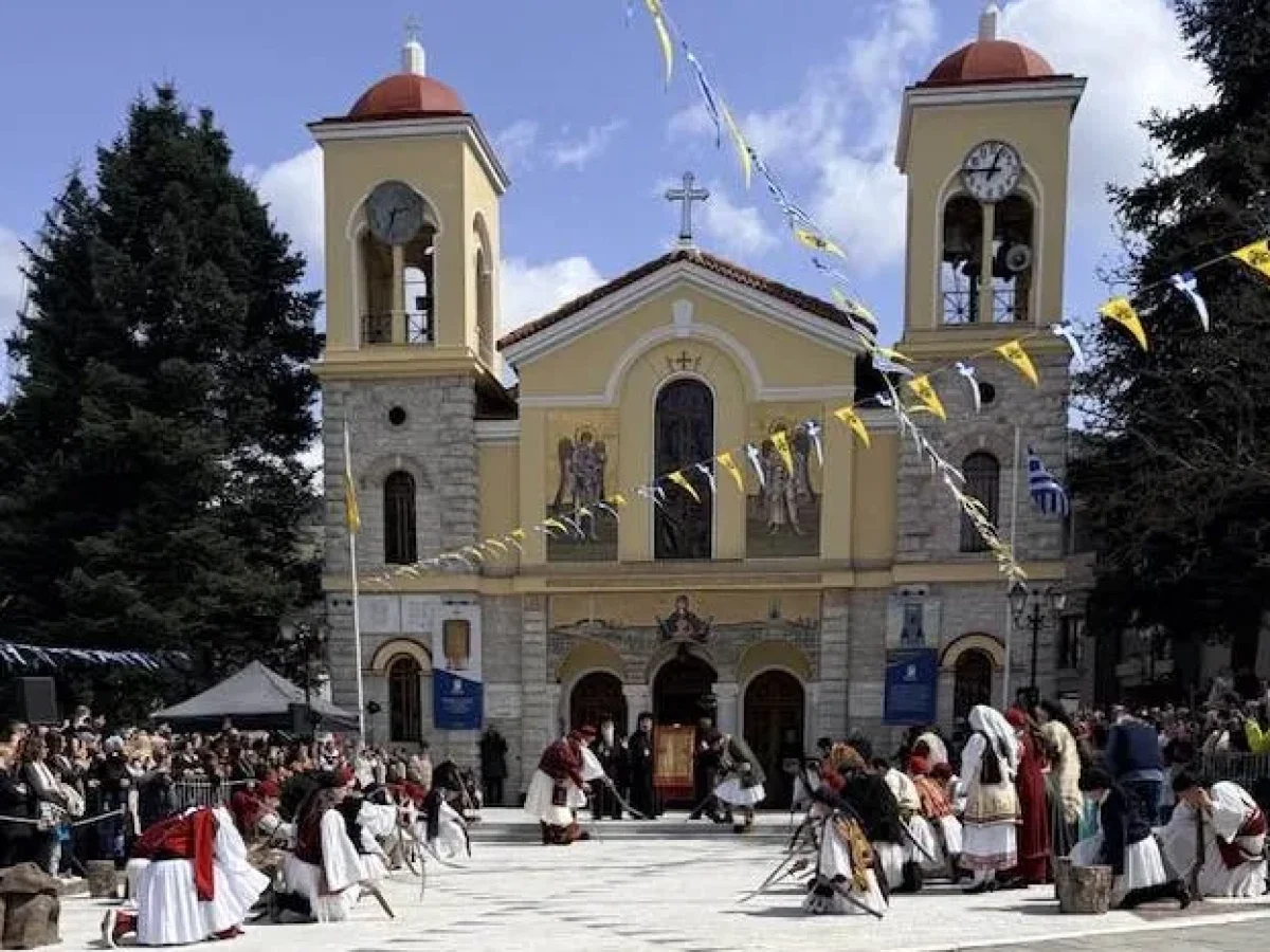 Καλάβρυτα: Με λαμπρότητα ο εορτασμός των 205 ετών από την απελευθέρωση της πόλης ΦΩΤΟ