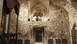 kastoria-sintirisi-tis-monadikis-xilogliptis