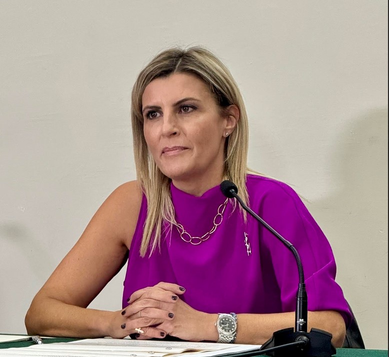 katerina-gavala-i-venzini-pano