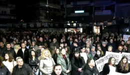 katerini-me-keria-ke-siopi