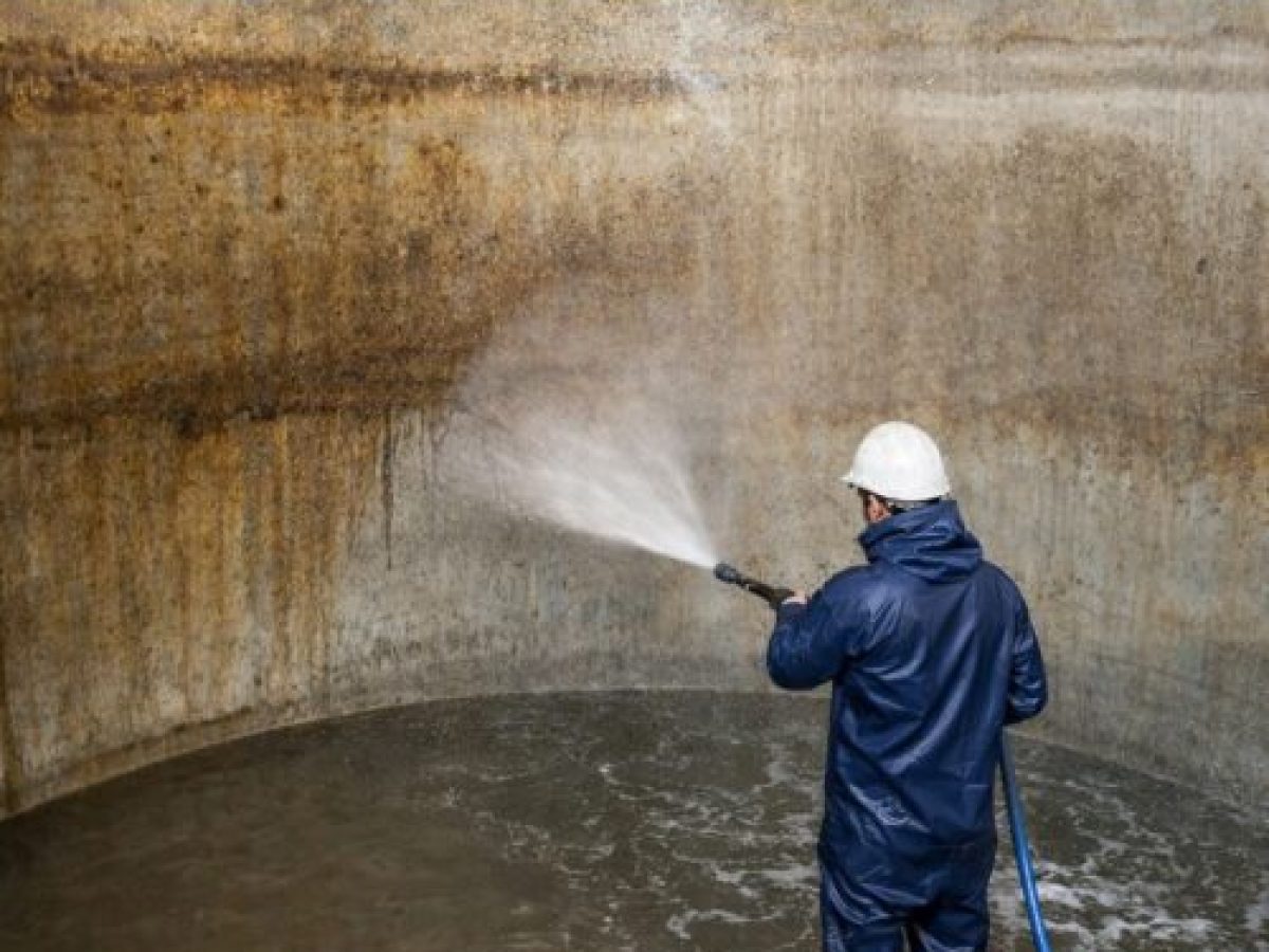 Καθαρισμός υδρευτικών δεξαμενών του Δήμου Νέων Μουδανιών