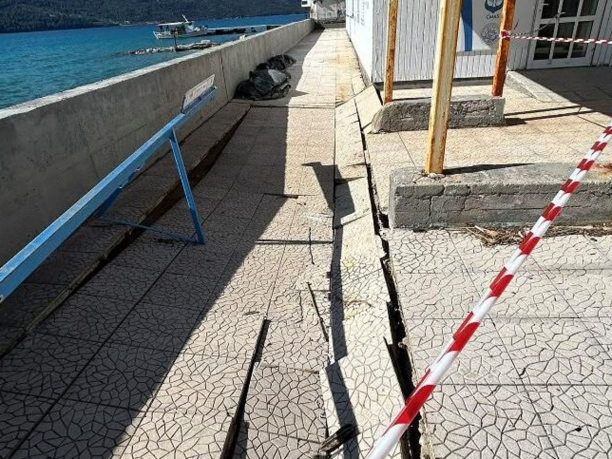 Καθίζηση πλακόστρωσης στον περιβάλλοντα χώρο του παλαιού Κέντρου Υγείας – Άμεση κινητοποίηση του Δήμου Ξηρομέρου