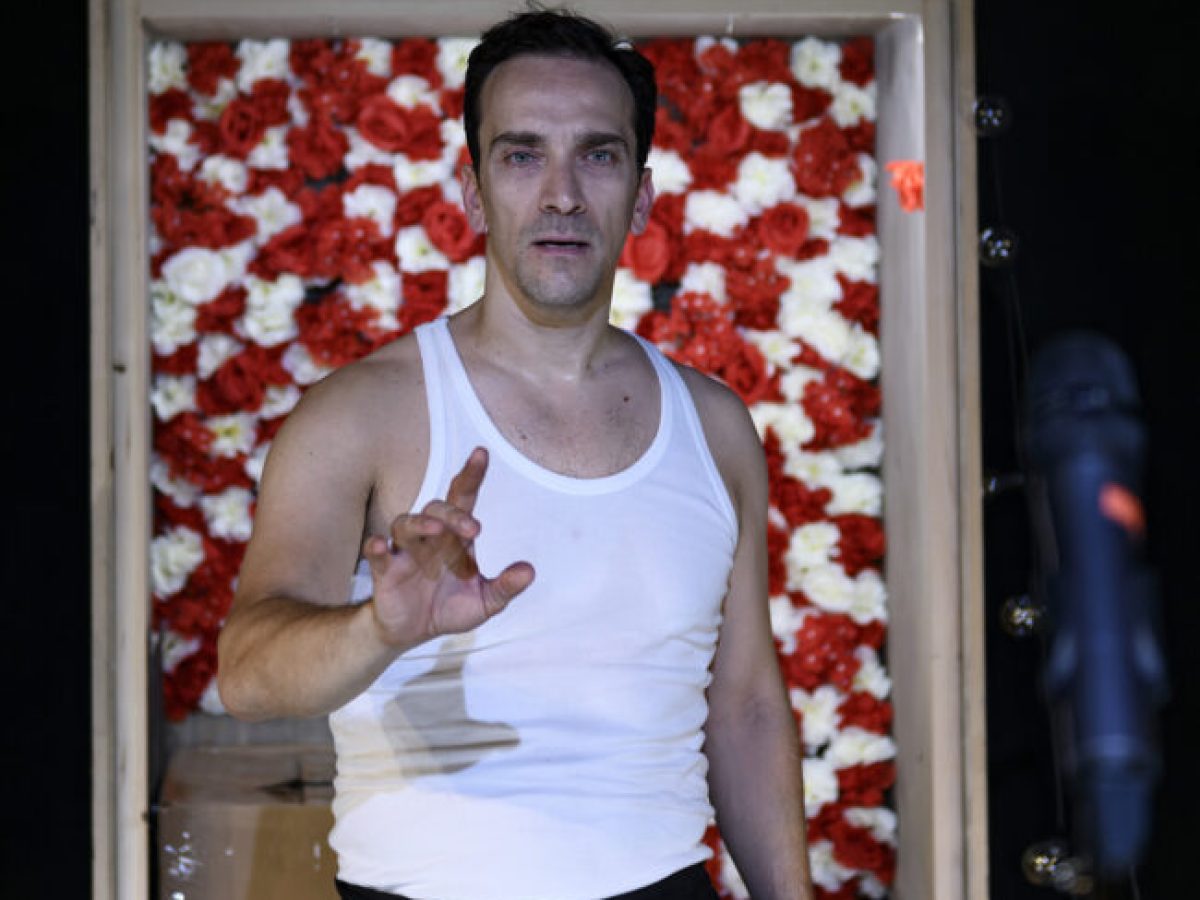 Καβάλα-Θέατρο “Αντιγόνη Βαλάκου”:  «Στρακαστρούκες» του Δημήτρη Σαμόλη  σε σκηνοθεσία Μάριου Κακουλλή