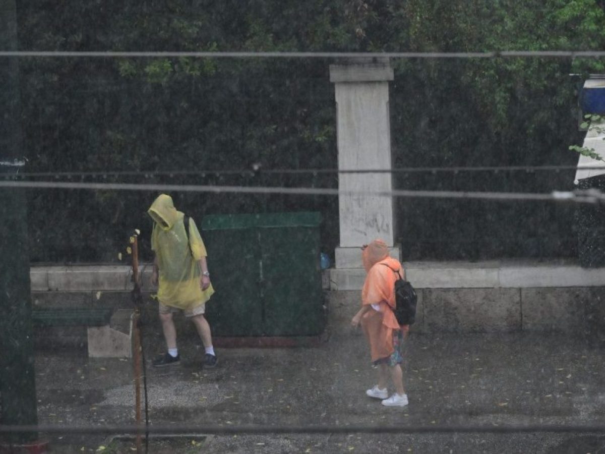 Καιρός: Προειδοποίηση Τσατραφύλλια για την 1η Απριλίου – Τι ισχύει με την «μετεωρολογική βόμβα»