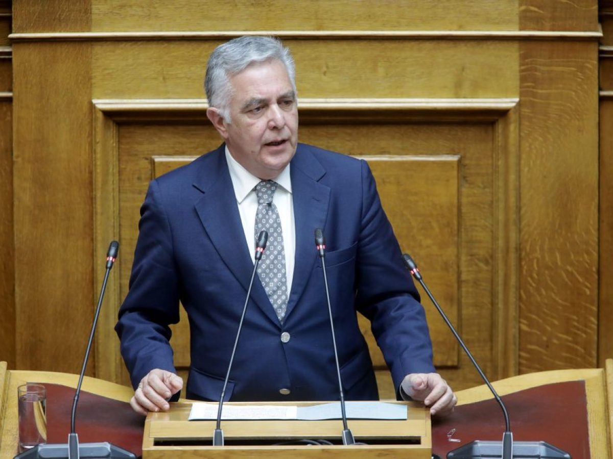 Κοινοβουλευτική παρέμβαση του Βασίλη Υψηλάντη για την προστασία του επαγγέλματος των ξεναγών