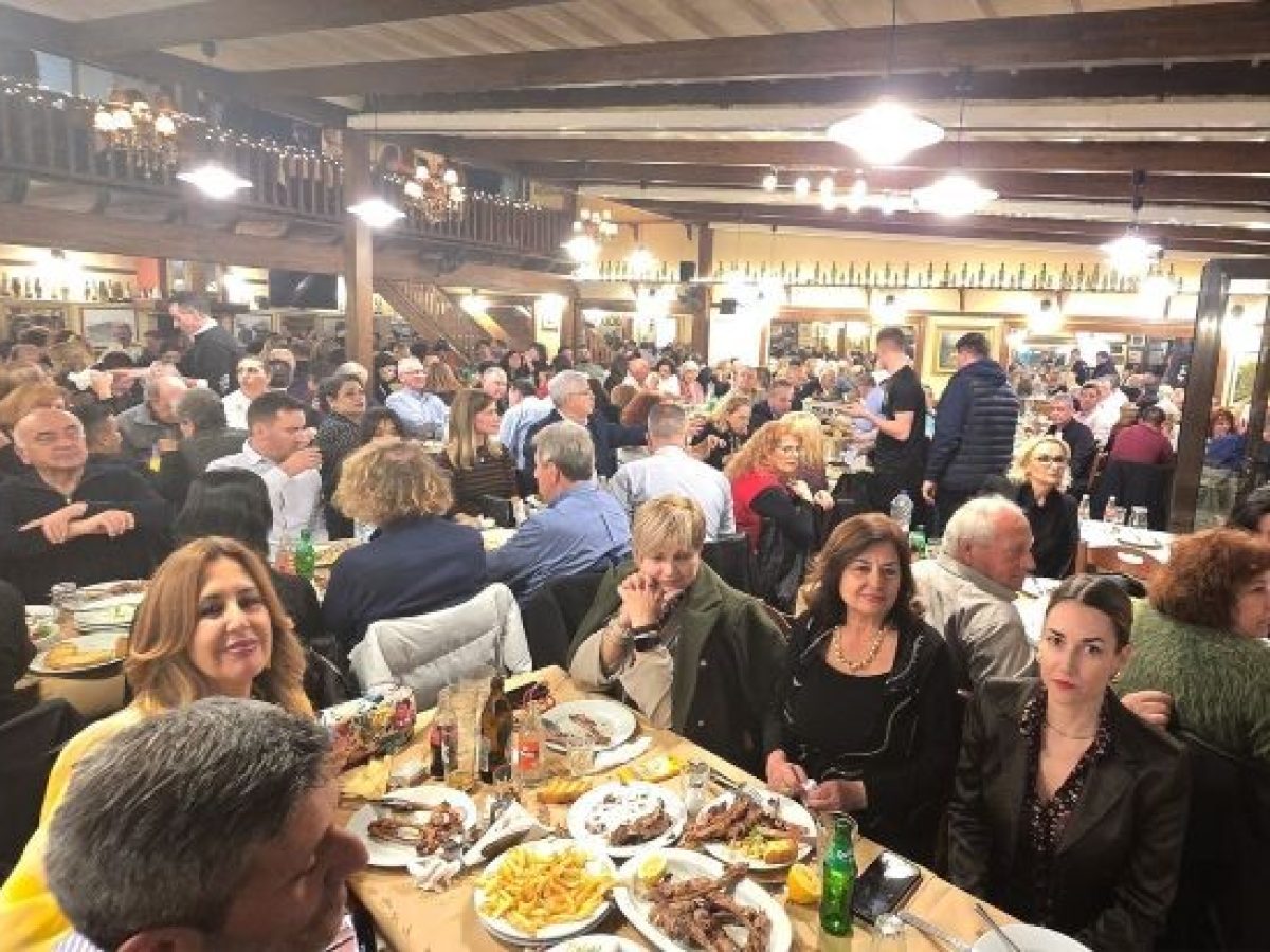 Κοπή Πρωτοχρονιάτικης Πίτας Εργαζομένων Δήμου Λαυρεωτικής
