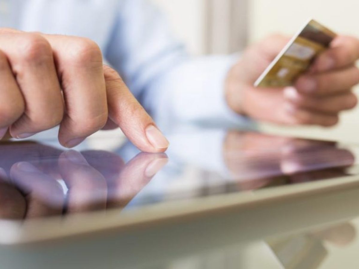 Κορόιδεψαν Λαρισαία με προπληρωμένες κάρτες – Η δράστης έκανε τη λογίστρια