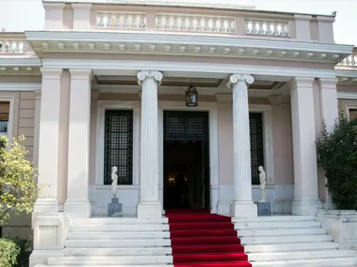 Κρίση στη Μέση Ανατολή: Στο κυβερνητικό τραπέζι πλαφόν κέρδους, επιδοτήσεις και μέτρα ανάσχεσης της ακρίβειας