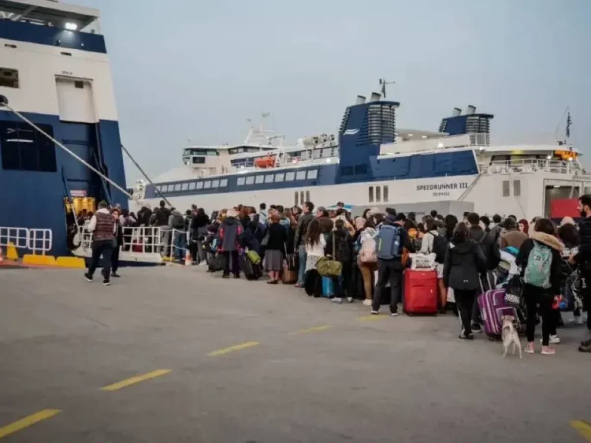 Κρήτη: Χαμός σε σχολική εκδρομή – Γυμνός επιβάτης εισέβαλε σε καμπίνα μαθητριών