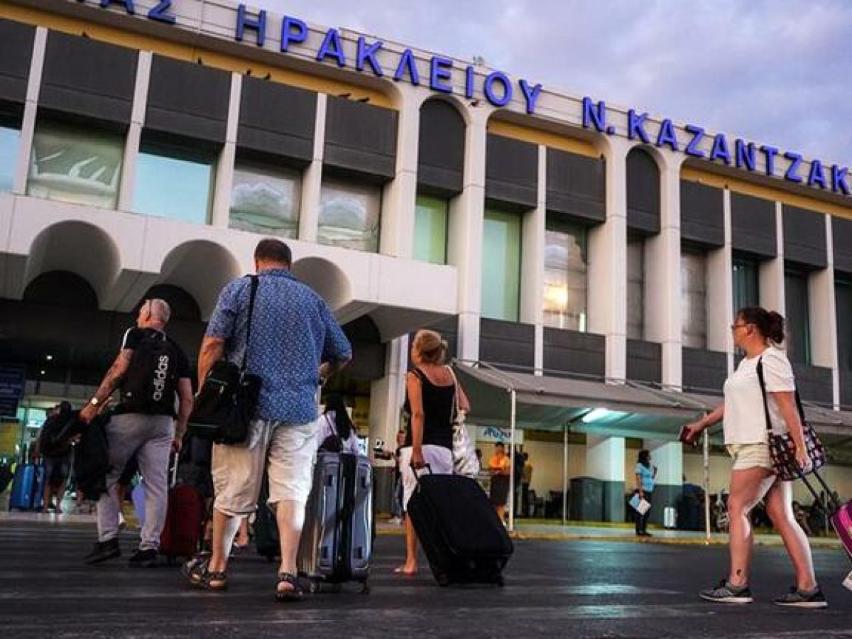 Κρήτη: Έφτασαν οι πρώτοι τουρίστες στο νησί – Η κίνηση αναμένεται να ενισχυθεί από τις 20 Μαρτίου