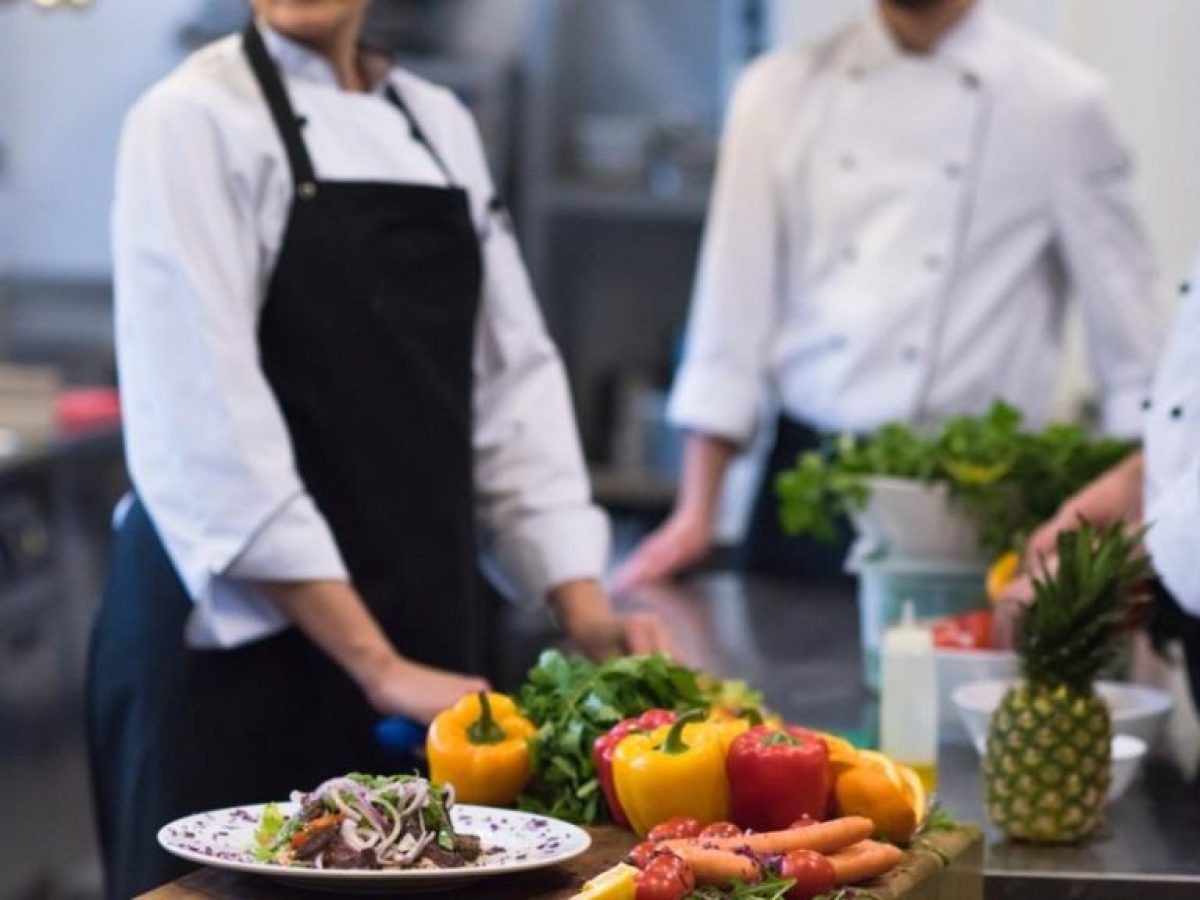 Κρήτη: «Κύμα» ακρίβειας από τους προμηθευτές απειλεί τα ξενοδοχεία – Πρόσχημα ο πόλεμος