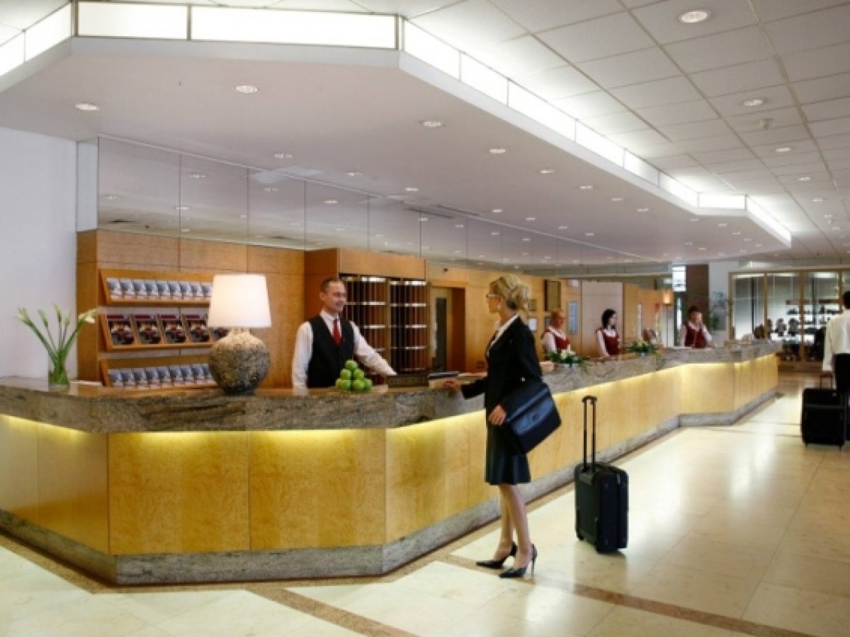 Κρήτη: Ξενοδόχοι προσπαθούν να “σώσουν” το Πάσχα με εκπτώσεις και προσφορές