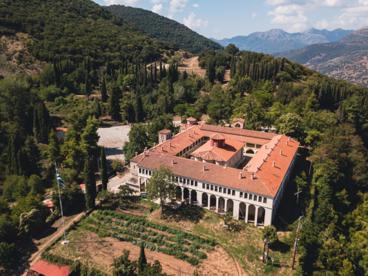 ΚΑΛΑΒΡΥΤΑ- ΔΕΛΦΟΙ: Ταξίδι στη φύση και την ιστορία τους