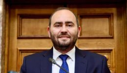 lakis-vasiliadis-proslipsi-neou-iatrikou