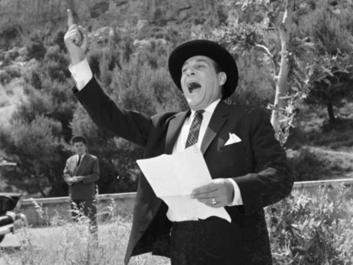 Λάμπρος Κωνσταντάρας