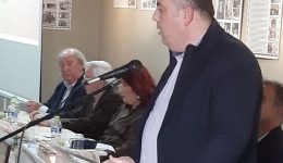 lampros-zarras-o-politismos-den
