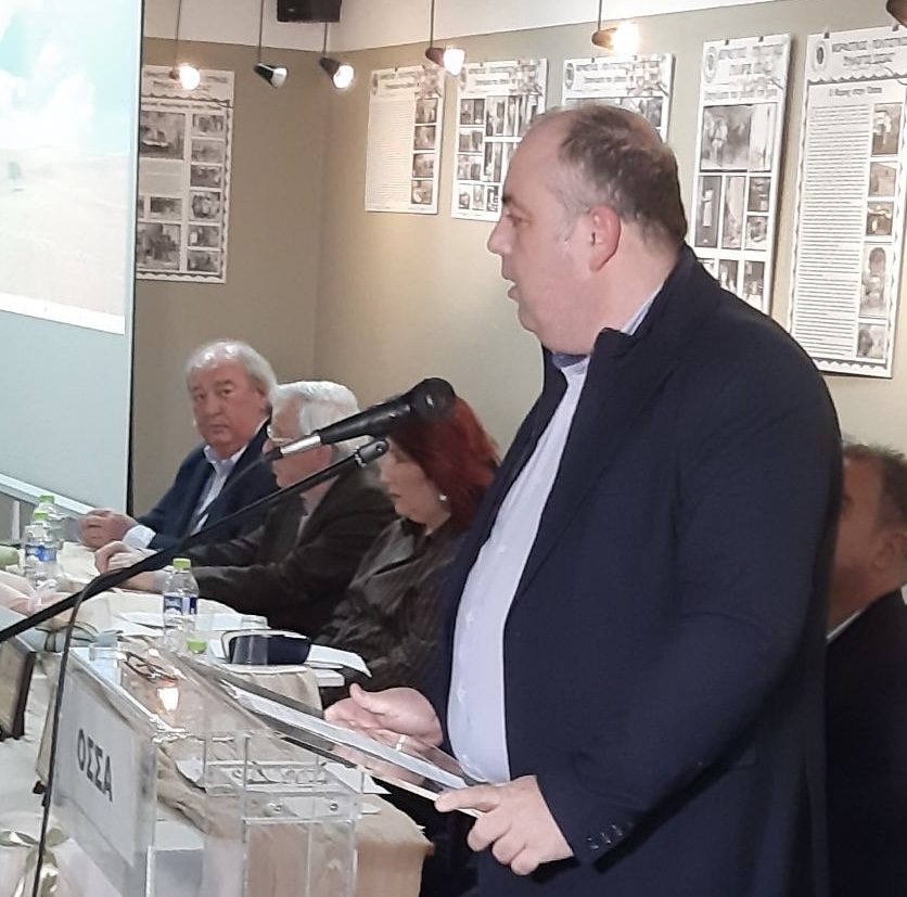lampros-zarras-o-politismos-den